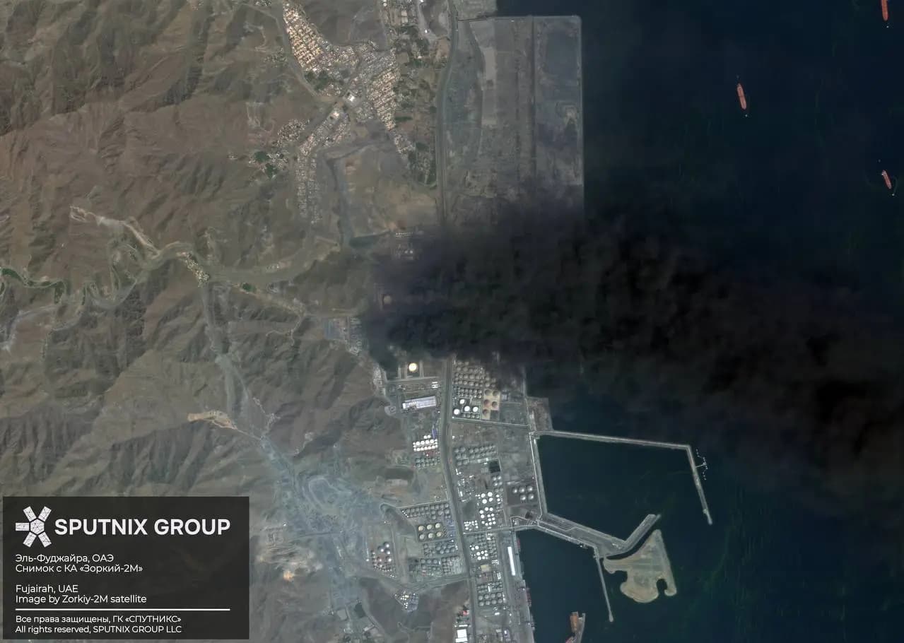 UAE, Al-Fujairah: Zorkiy-2M satellites recorded a fire in the oil industrial zone
